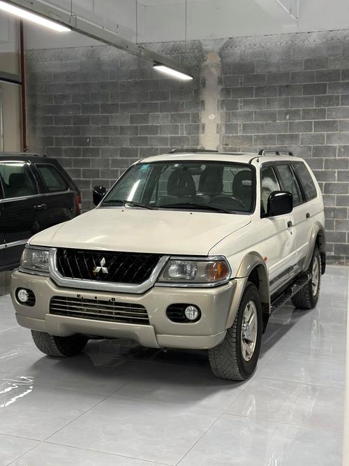 帕杰罗速跑／帕杰罗速跑转弯搓轮胎