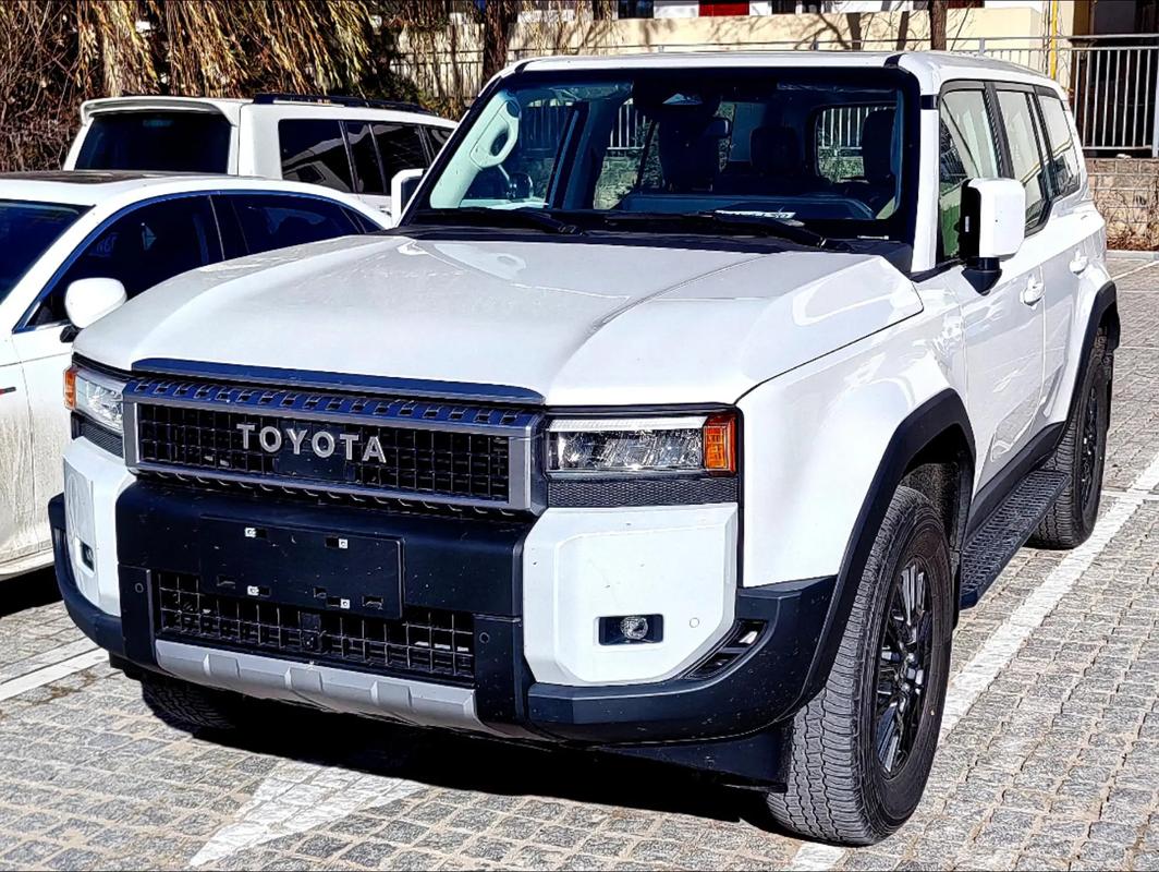 landcruiserprado是霸道吗(land cruiser prado是陆地巡洋舰还是普拉多)