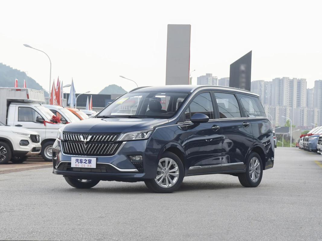 五菱银标汽车报价及图片／五菱银标汽车报价及图片新款