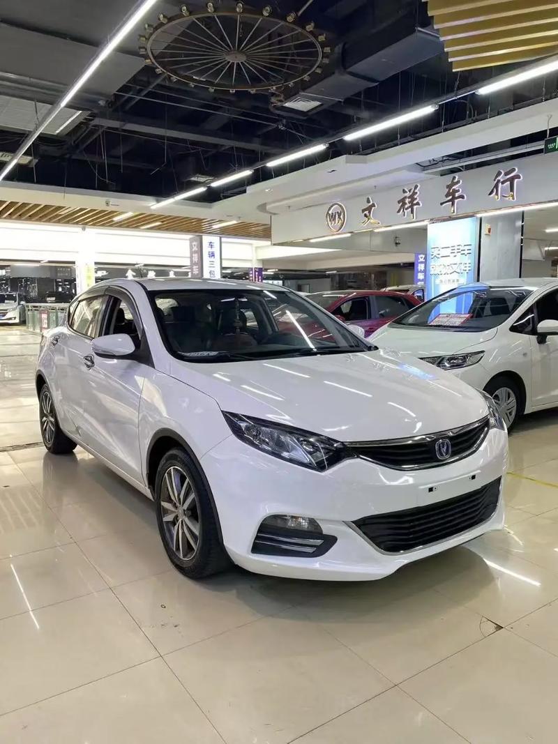 长安逸动xt两厢车报价,长安逸动二厢车价格