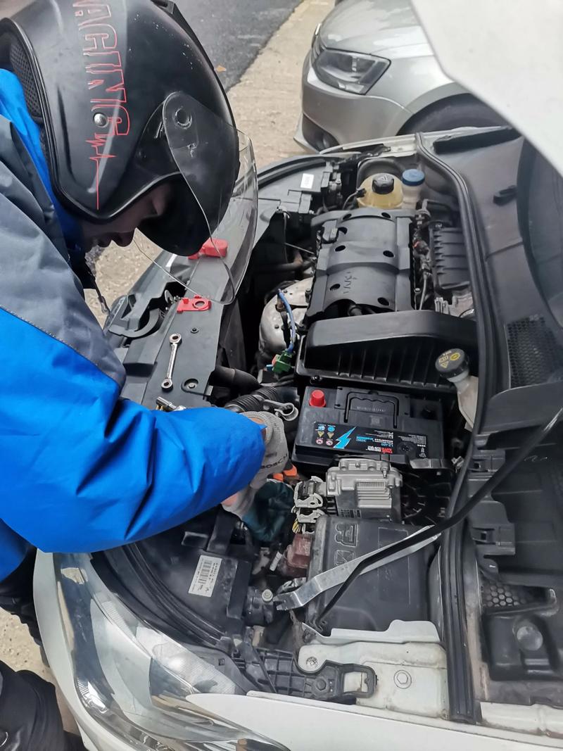 汽车电瓶用了6年了该不该换,汽车电瓶用了6年了该不该换？