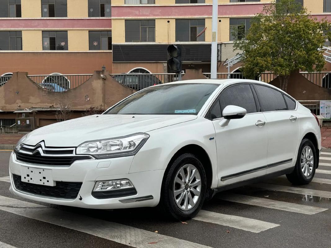 【12年雪铁龙c5值多少钱,12年雪铁龙c5能卖多少钱】