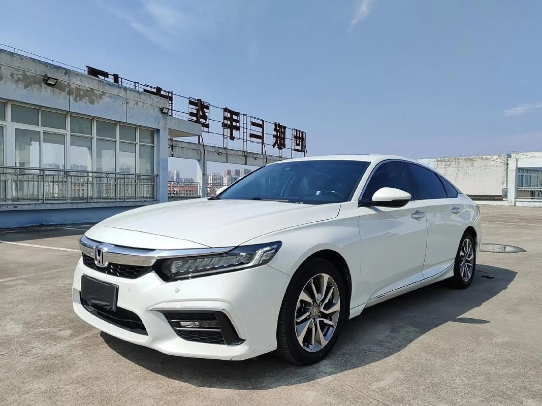 【东风本田英诗派2021款报价及图片,东风本田英斯派图片】