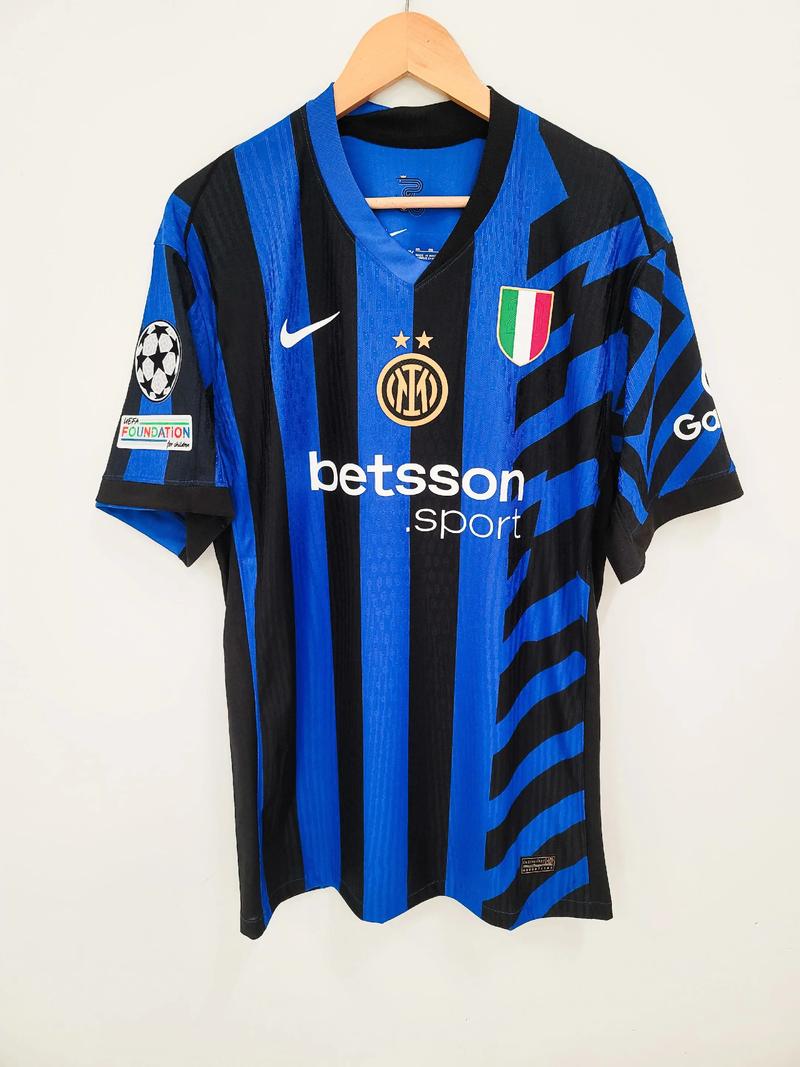 【各国足球球衣一览表,今晚国足比赛直播视频】